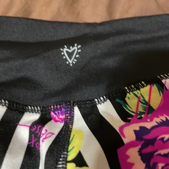 Betsey Johnson Active Cropped Leggings floral Stripes M - Picture 5 of 6